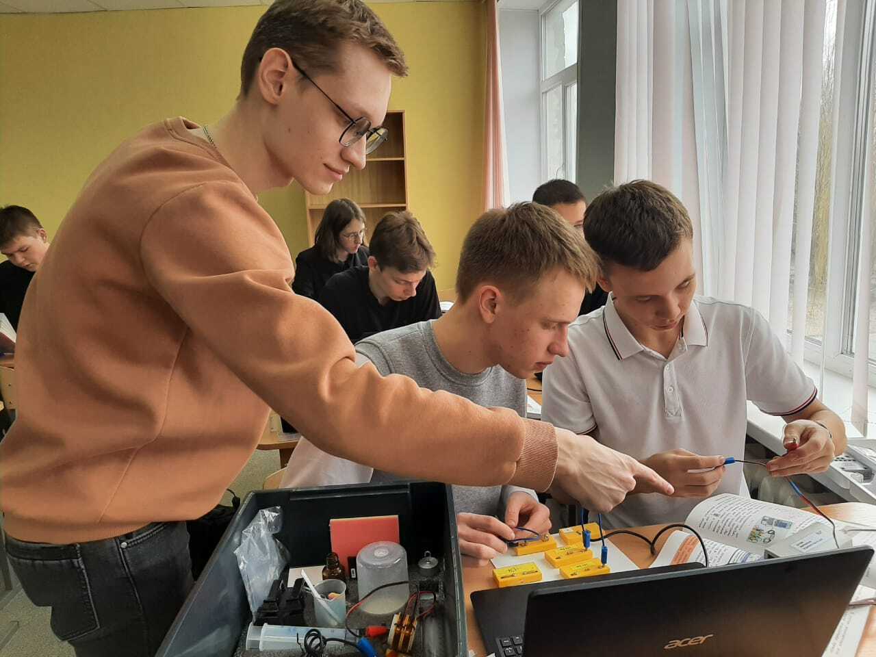 Настоящая наука начинается там, где начинаются измерения.